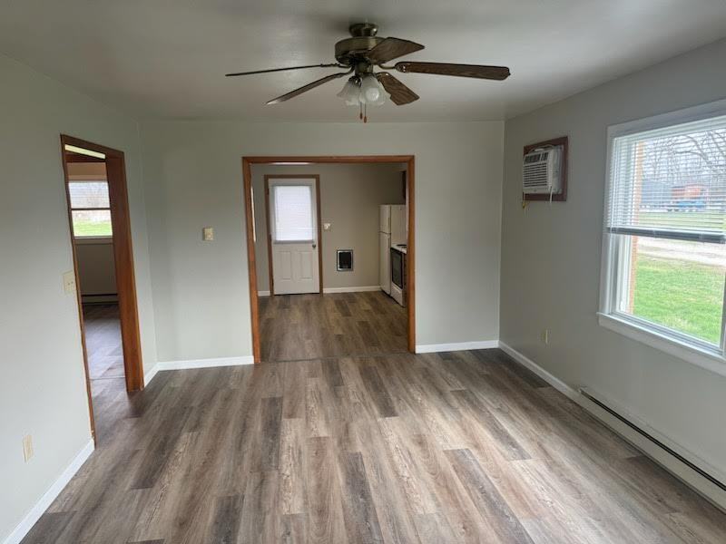 707 N Center St Apt A - Photo 3 of 8