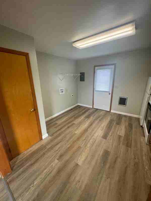 707 N Center St Apt A - Photo 7 of 8