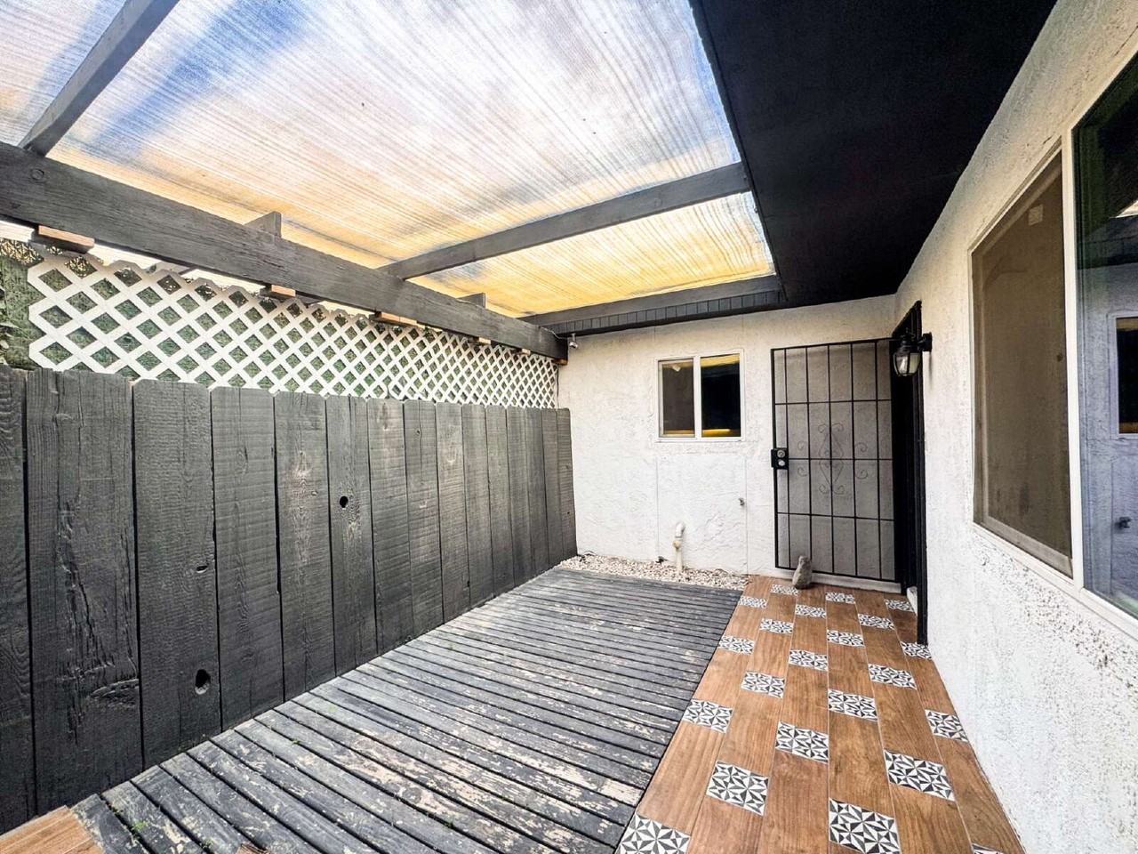 743 E 24th Pl - Photo 3 of 31