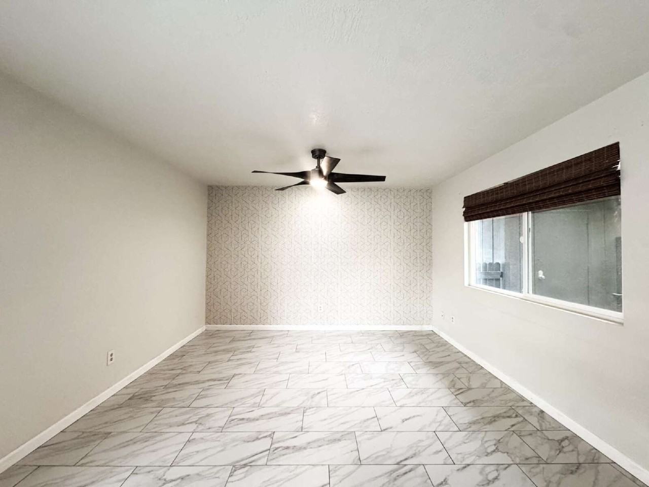 743 E 24th Pl - Photo 4 of 31