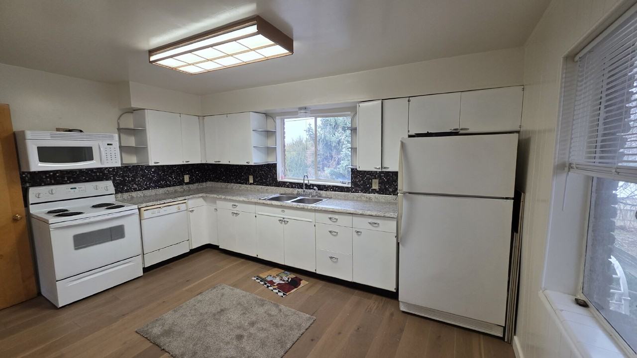 1060 36th St - Photo 7 of 12