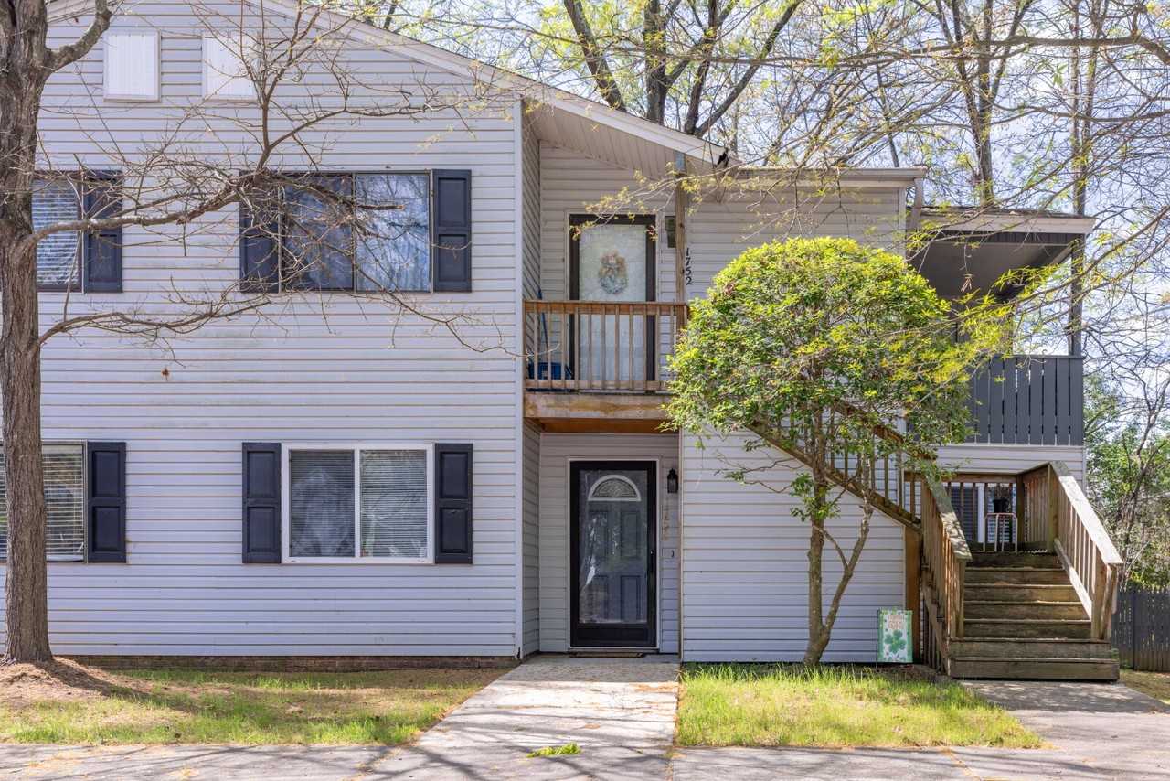 1754 Hunters Trl - Photo 2 of 18