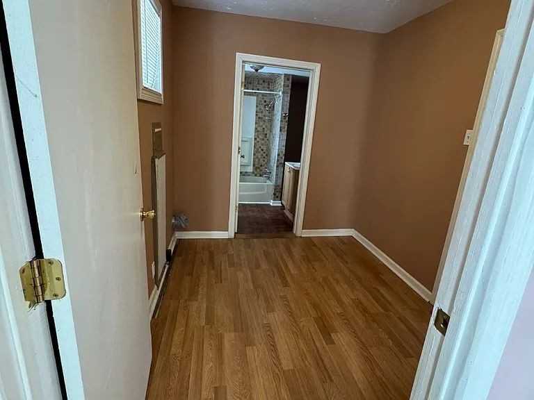 Floor1 - 208 1/2 E Cherry St - Photo 6 of 11