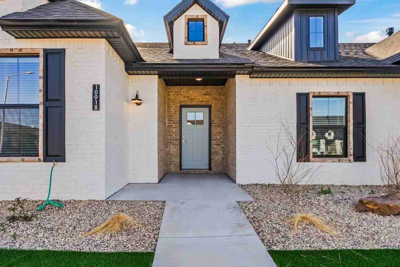 10918 Albany Ave - Photo 2 of 21