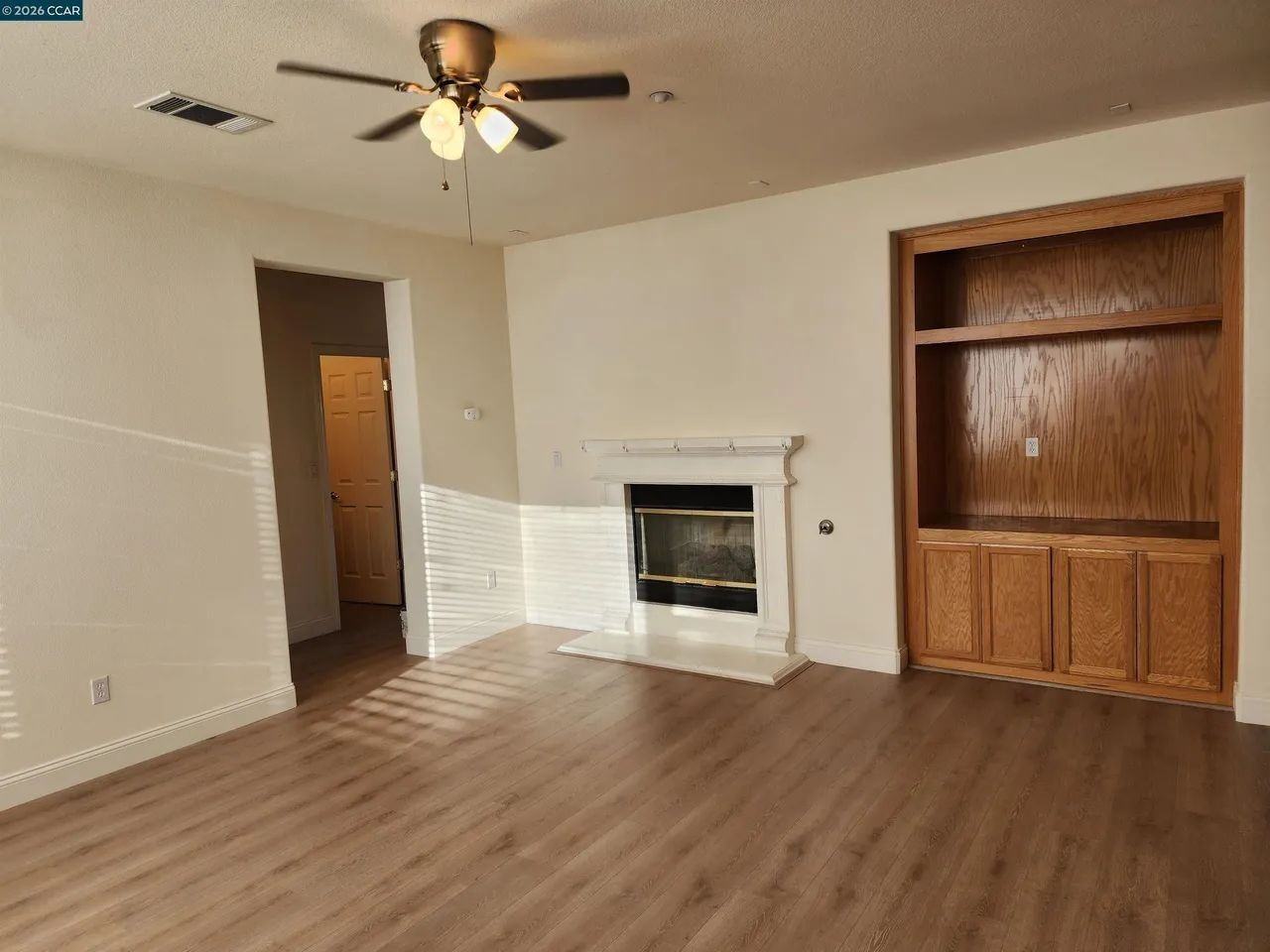 439 Collis St - Photo 6 of 11