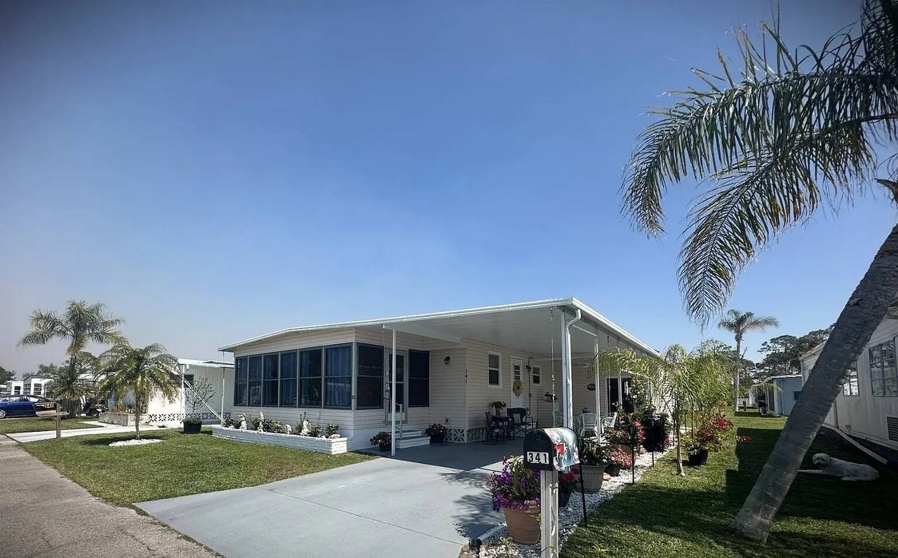 341 9th St - Photo 4 of 45