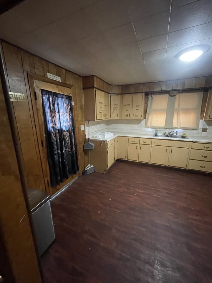 1511 Scott St - Photo 2 of 31