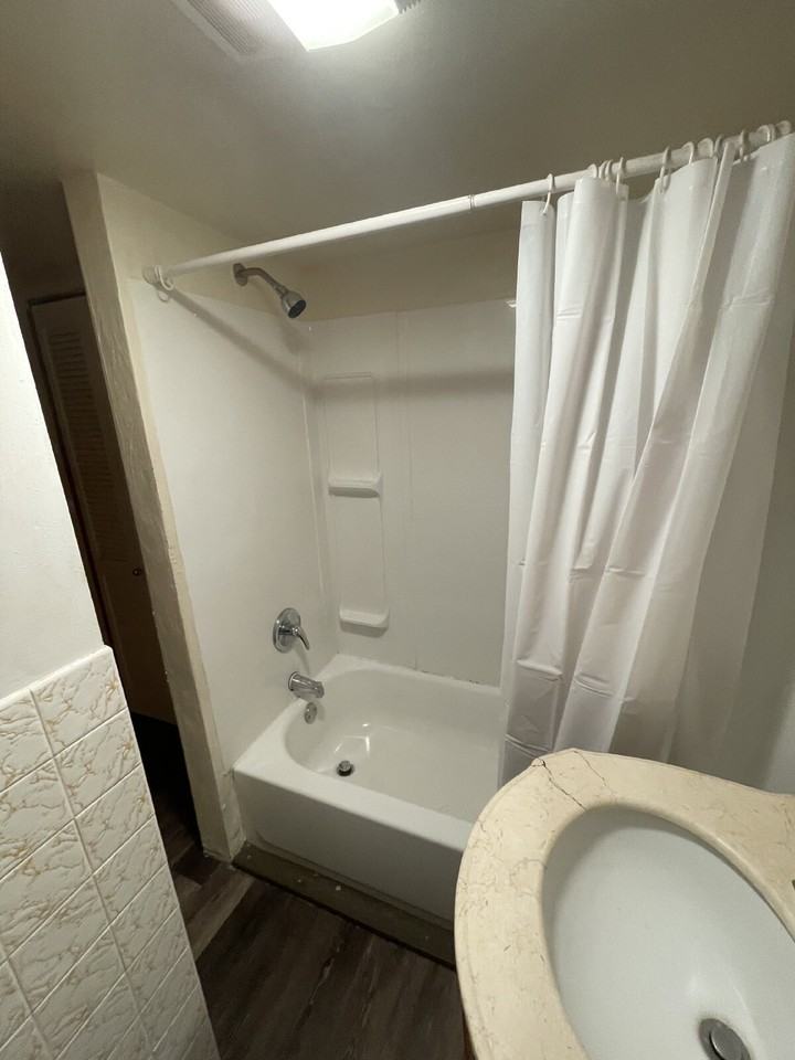 1511 Scott St - Photo 3 of 31