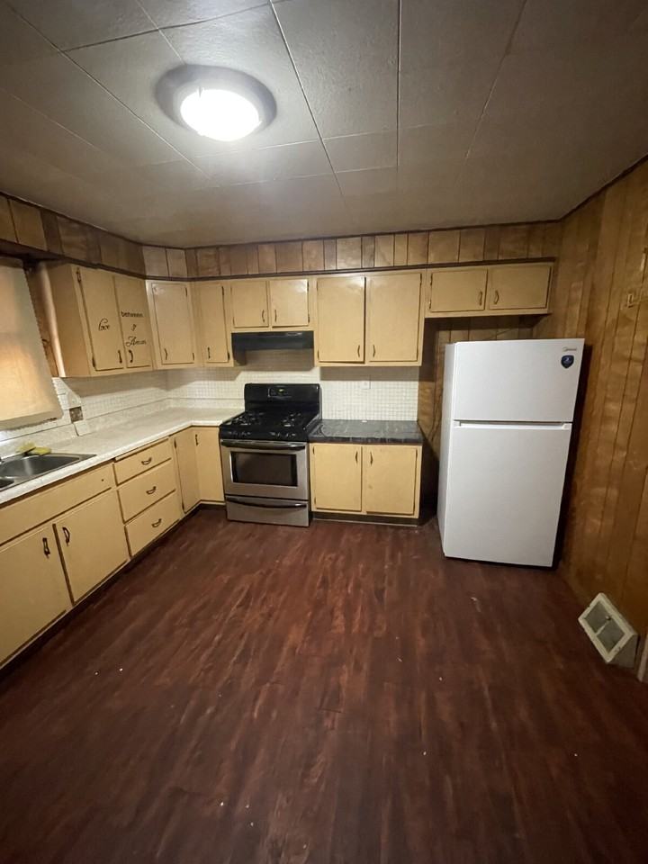 1511 Scott St - Photo 6 of 31