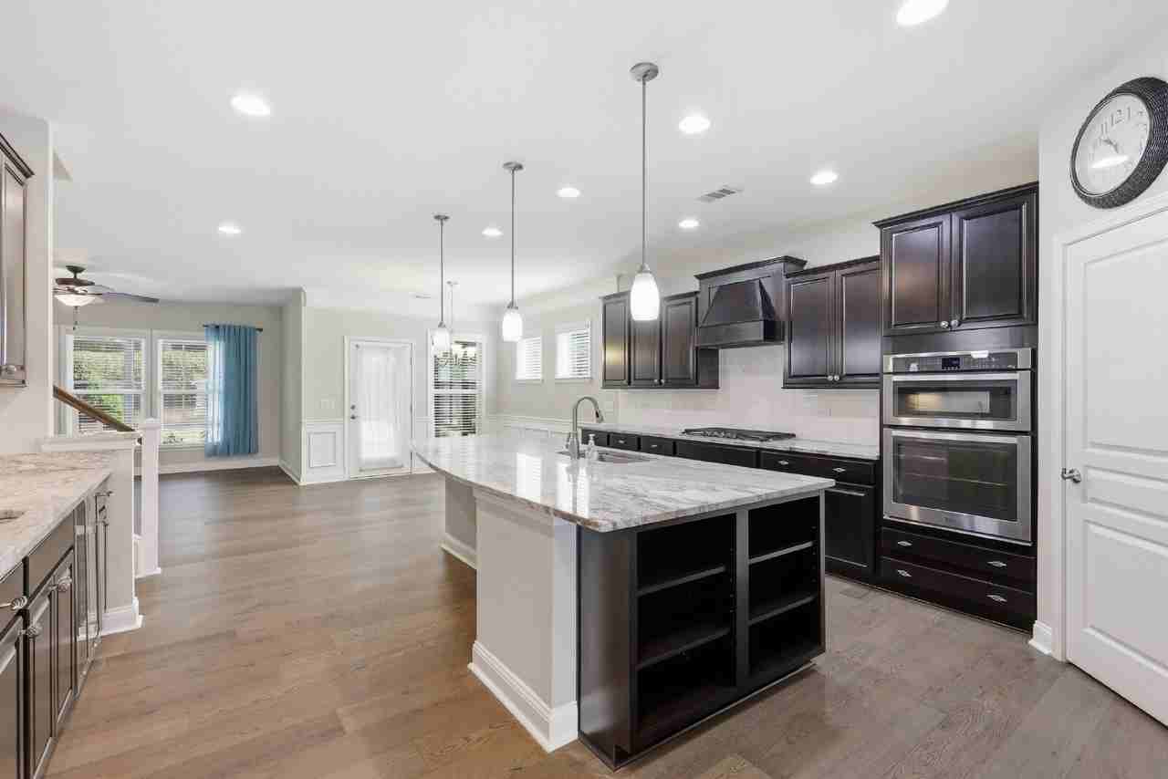 686 Northlake Blvd - Photo 7 of 42