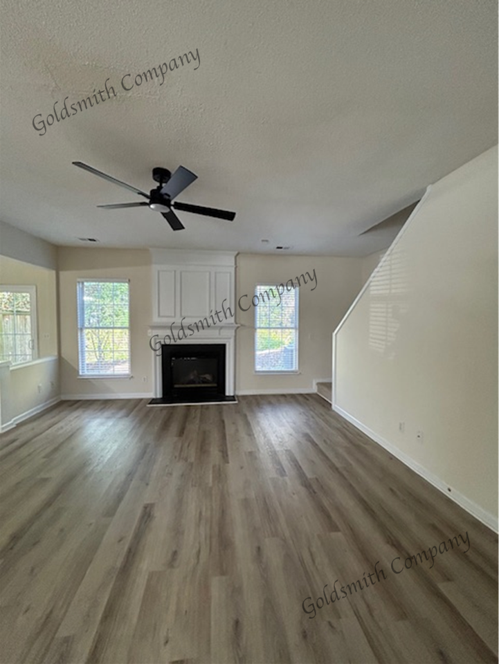 815 Weybourne Drive - Photo 5 of 13