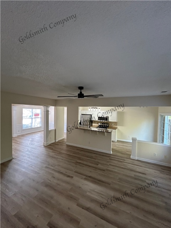 815 Weybourne Drive - Photo 6 of 13