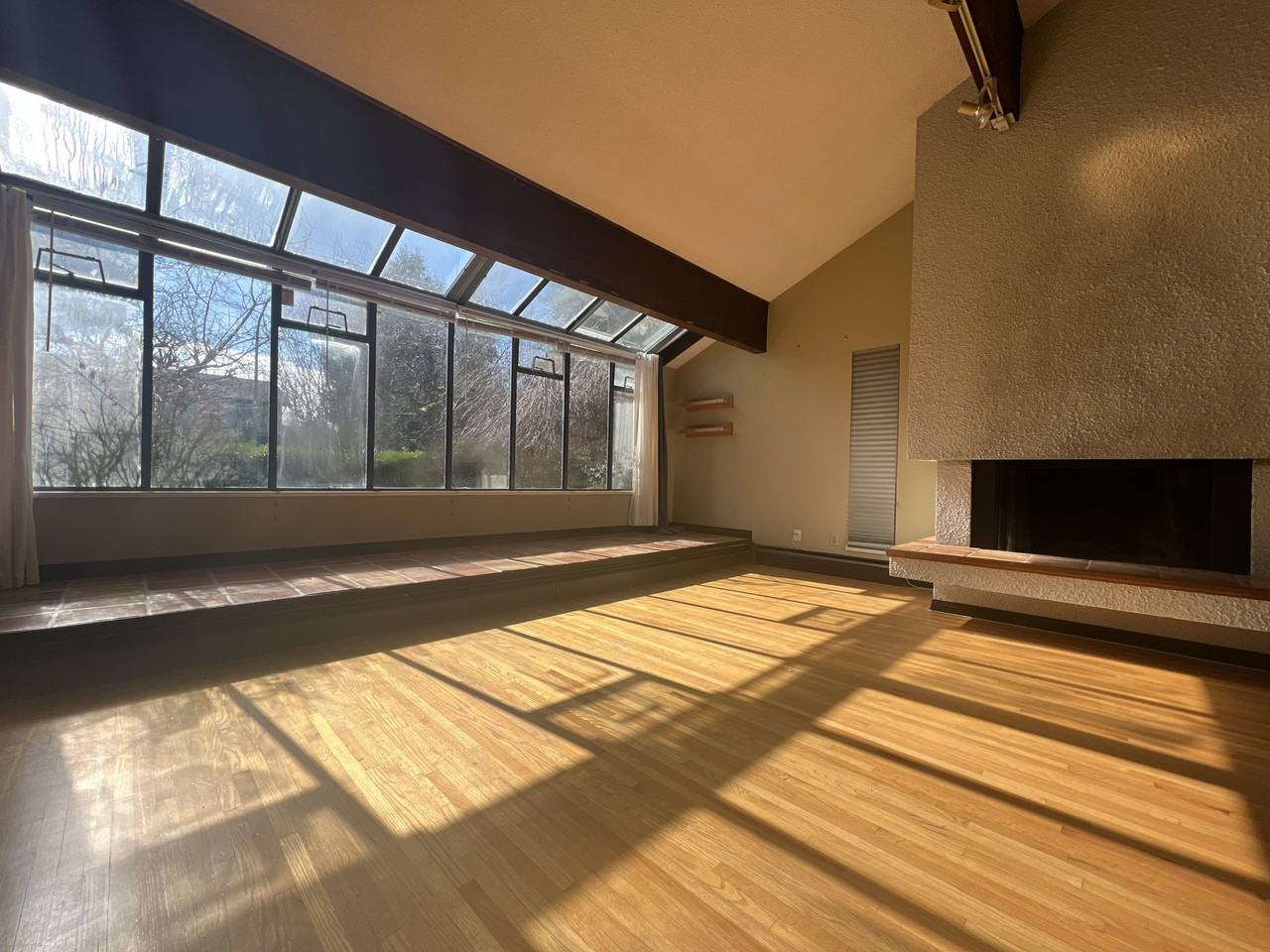 5191 Chetwynd Ave - Photo 4 of 36