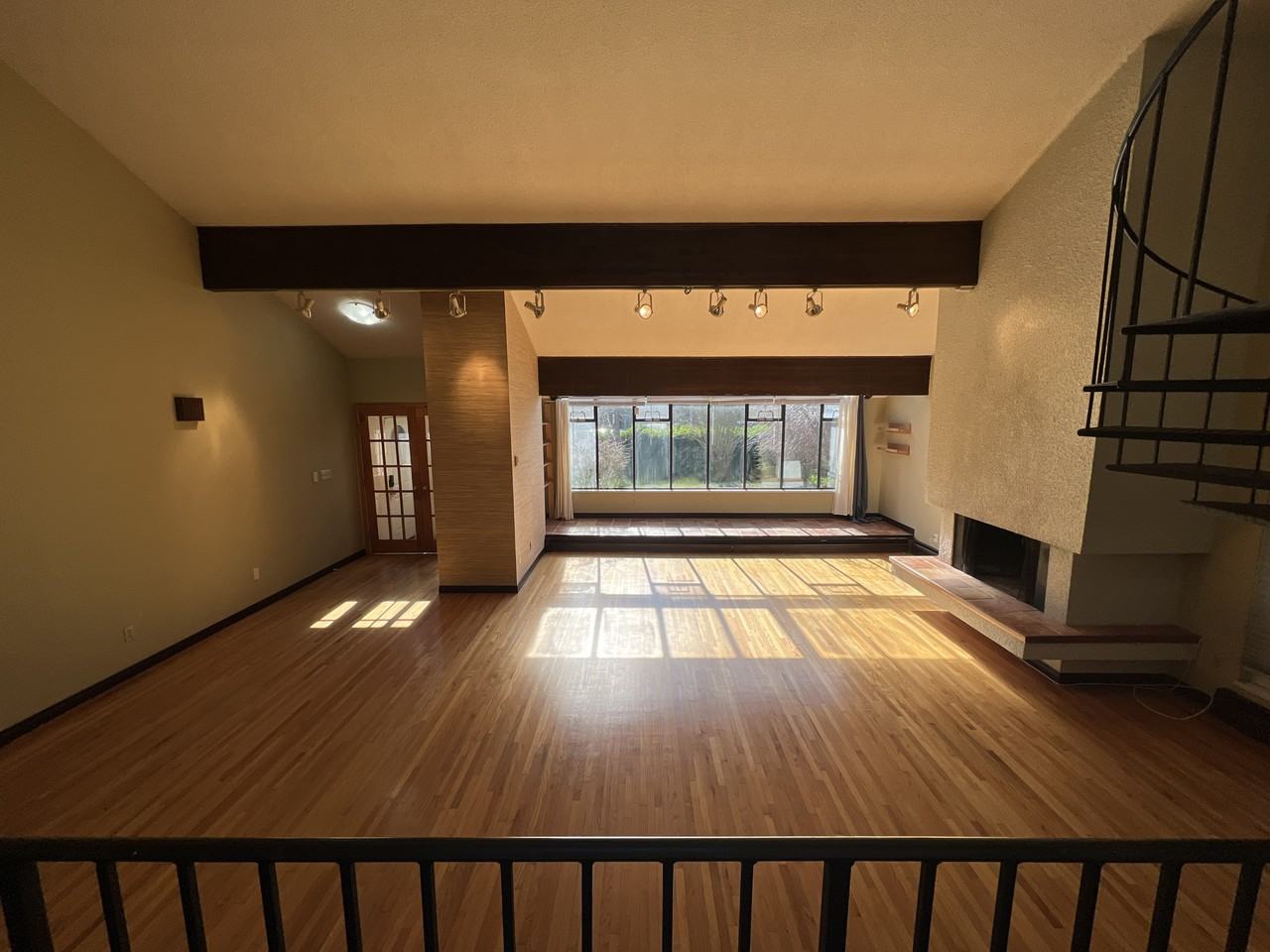 5191 Chetwynd Ave - Photo 5 of 36