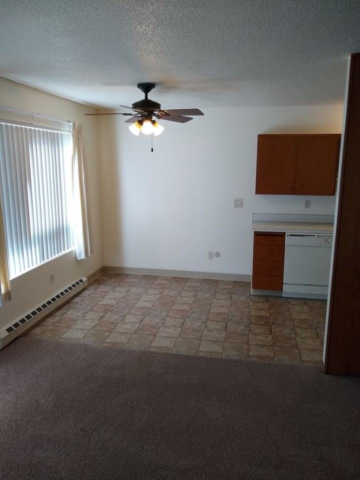 Shorewood Terrace Apartments - Photo 2 of 33