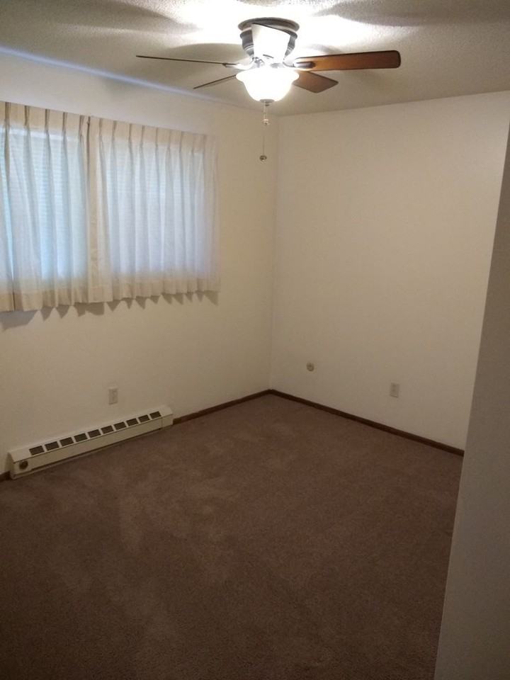 Shorewood Terrace Apartments - Photo 4 of 33