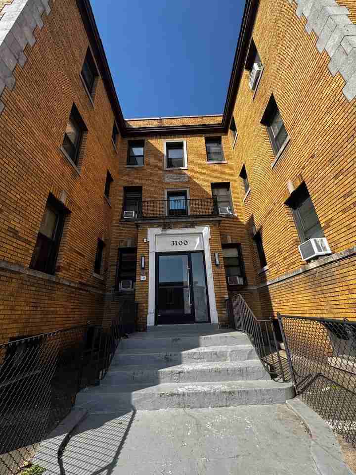 3100 WARDER ST NW - Photo 2 of 8