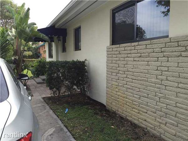 3400 Le Jeune Rd - Photo 2 of 12