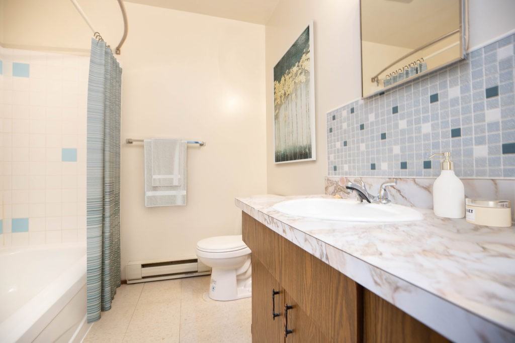 Lauralee Apartments - Photo 5 of 11