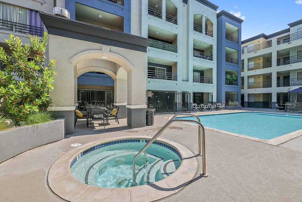 Wilshire Promenade - Photo 5 of 52