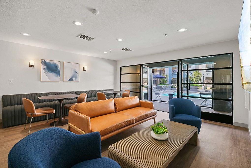 Wilshire Promenade - Photo 6 of 52