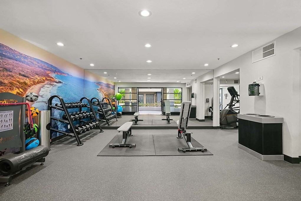 Wilshire Promenade - Photo 7 of 52