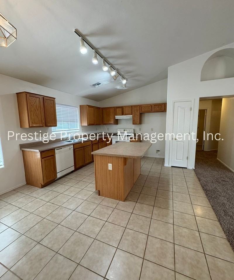 10884 S Arrowhead Spring Dr - Photo 6 of 22