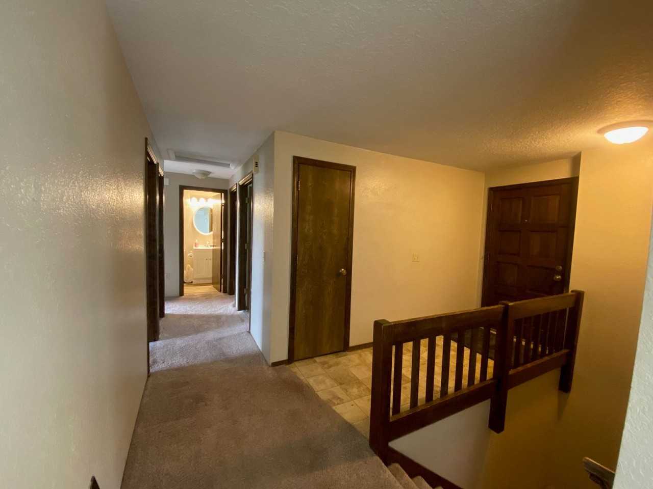 2056 Linnell Ave - Photo 4 of 15