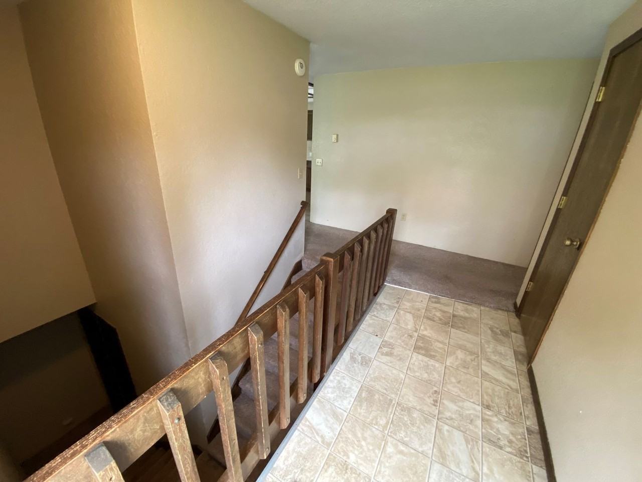 2056 Linnell Ave - Photo 5 of 15