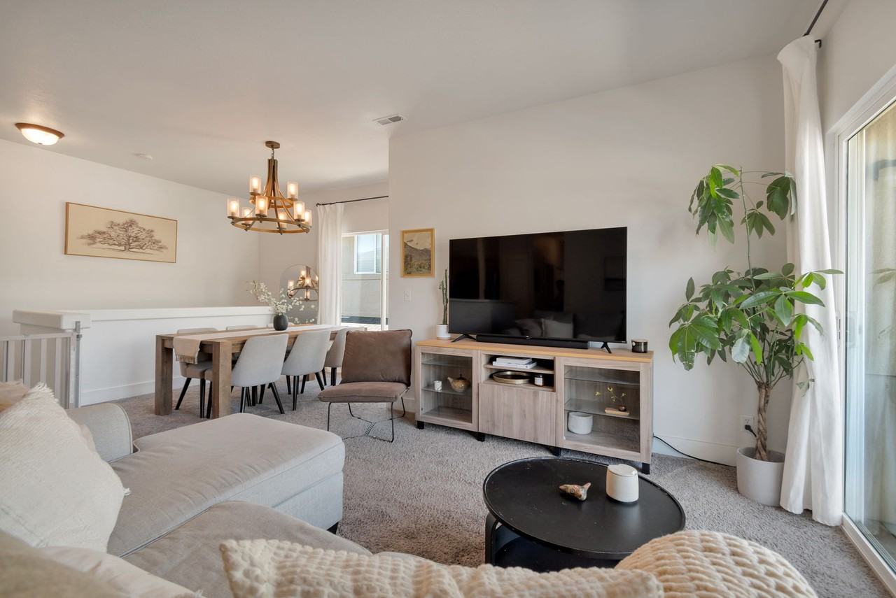 4879 W Stormy Meadow Dr #4879 - Photo 4 of 17