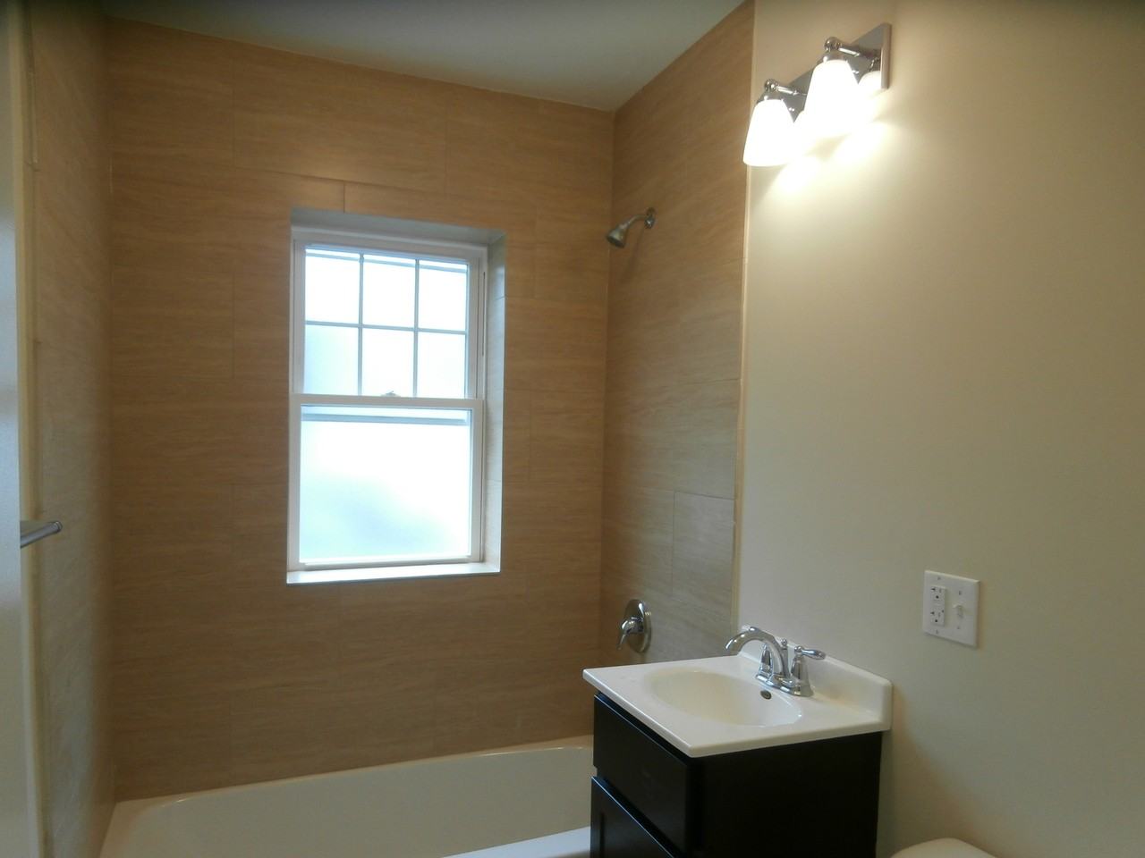 2510 W North Shore Ave #1 - Photo 4 of 7