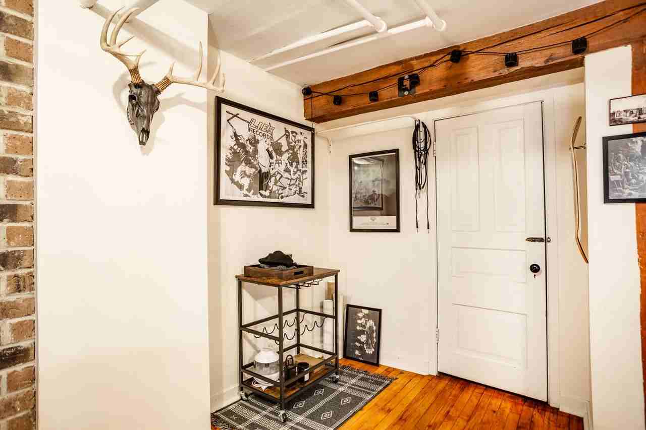 2713 Fremont Ave S #1 - Photo 2 of 9