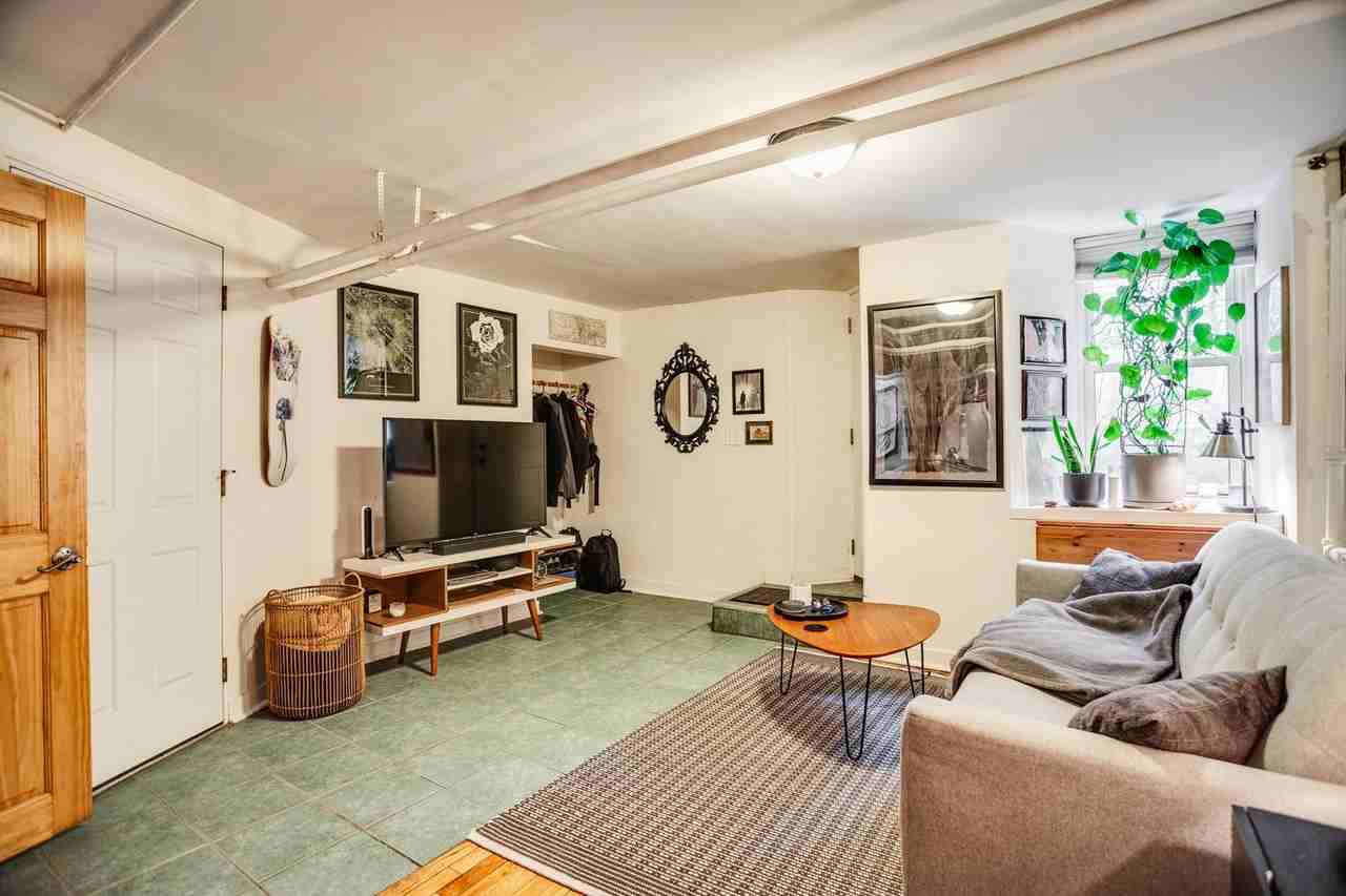 2713 Fremont Ave S #1 - Photo 3 of 9