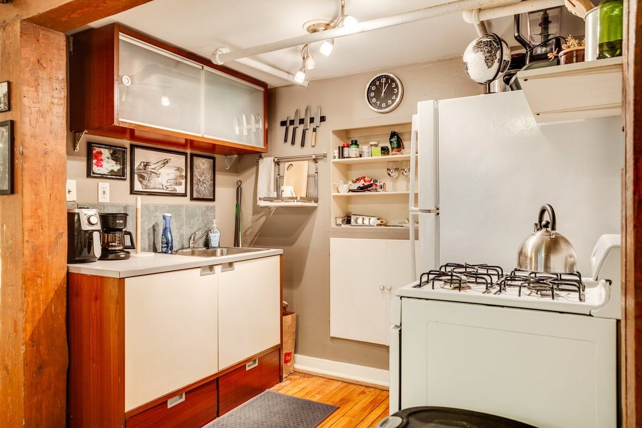 2713 Fremont Ave S #1 - Photo 5 of 9