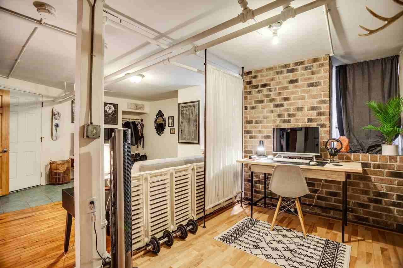 2713 Fremont Ave S #1 - Photo 7 of 9