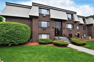 featured image of 9 Hallmark Gdns #9