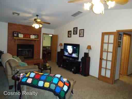 12207 S Railroad St - Photo 3 of 25