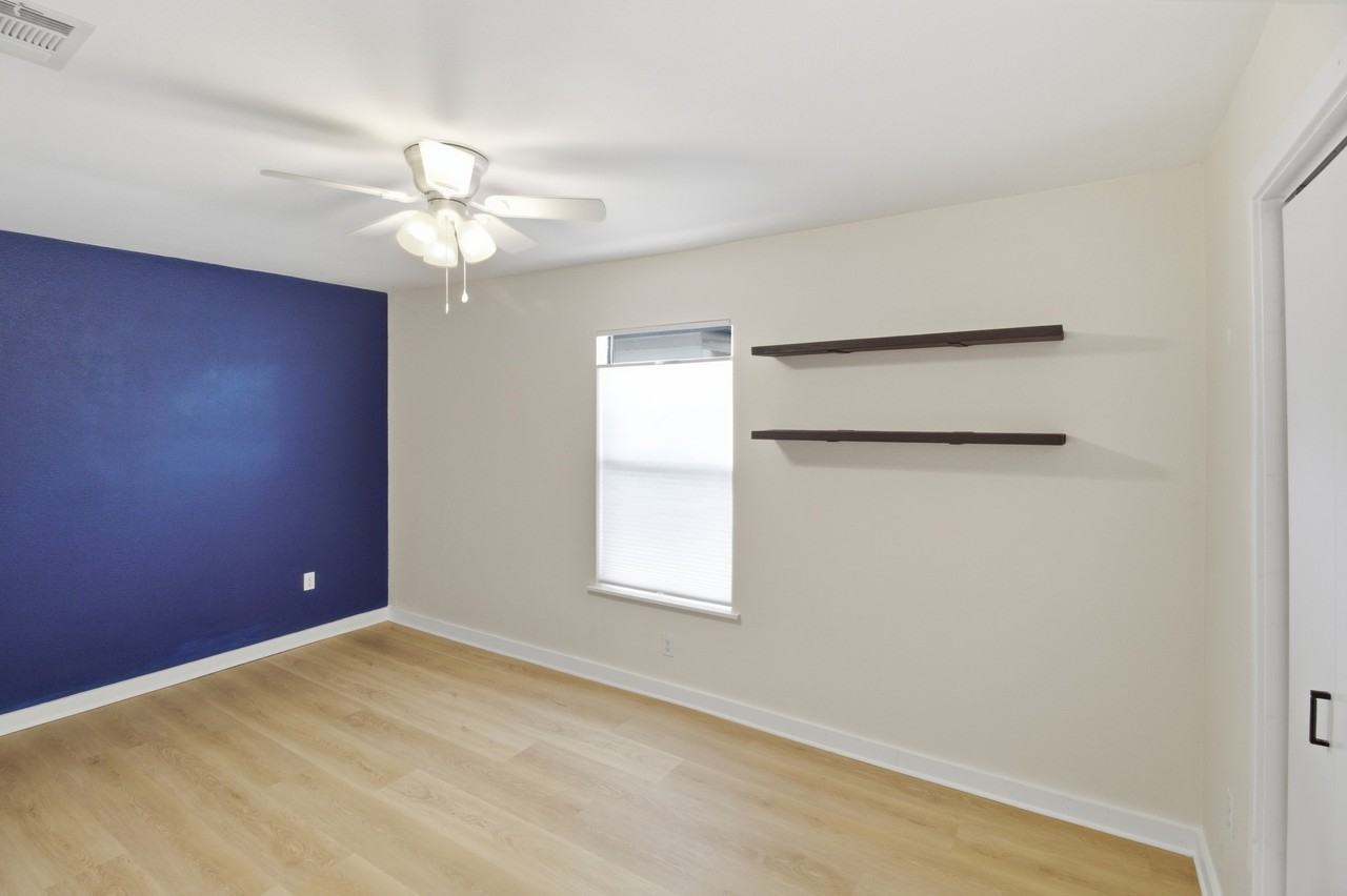 1539 E Woodin Blvd #NA - Photo 3 of 20