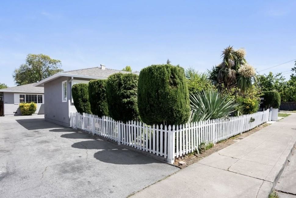 982 Rose Ave #NA - Photo 3 of 20