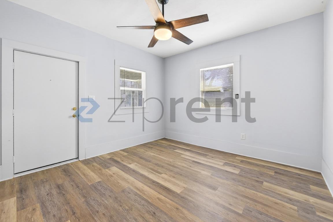 309 S Park St - Photo 7 of 21