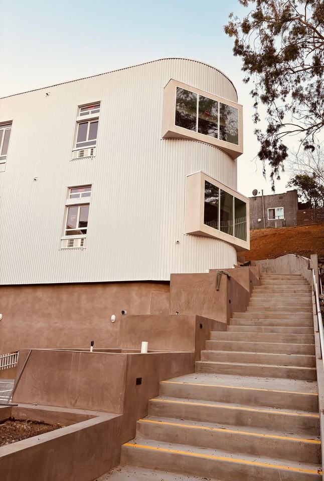 Step Designer Studio Community Living - Photo 6 of 26