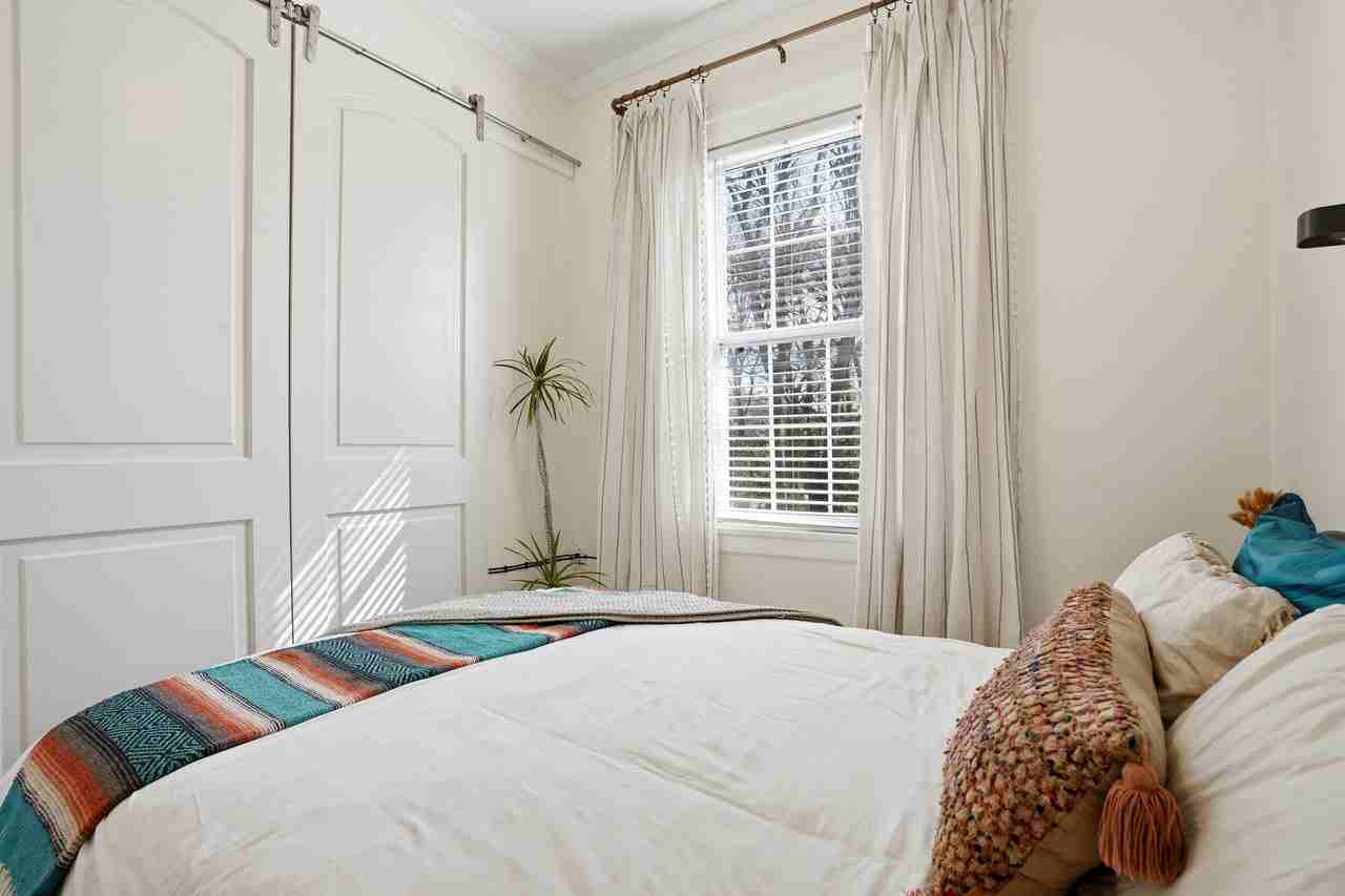 737 Barnett St Ne #C4 - Photo 3 of 23