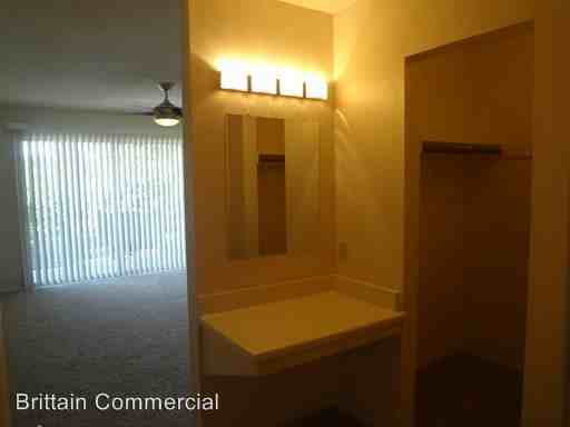 2215 9th Street - Photo 2 of 15
