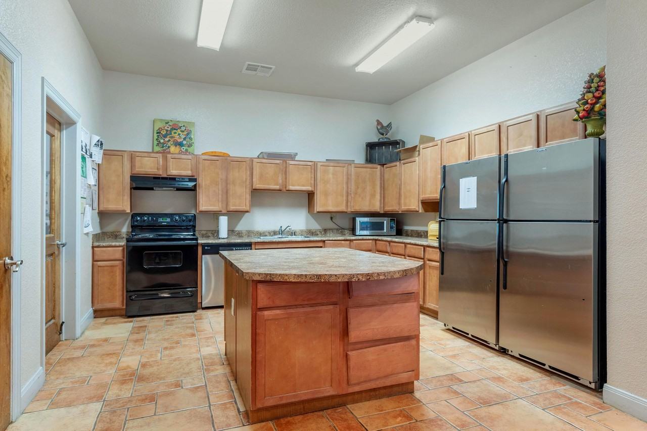 Hickory Trace Townhomes - Photo 4 of 17