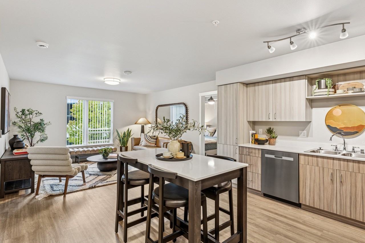 Adara at Totem Lake - Photo 2 of 22