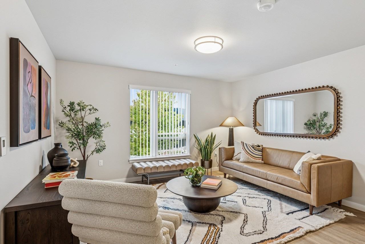 Adara at Totem Lake - Photo 4 of 22