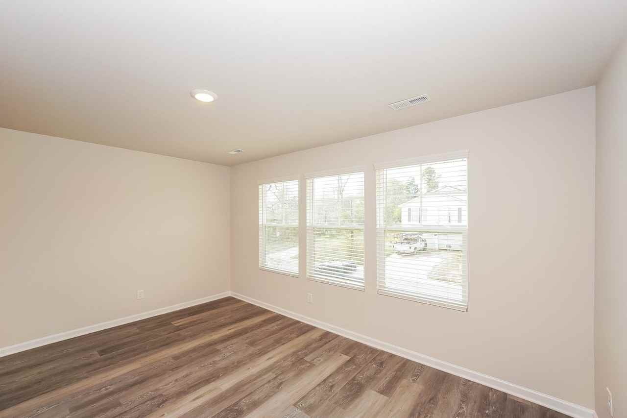 221 Kennerly Ave - Photo 6 of 20