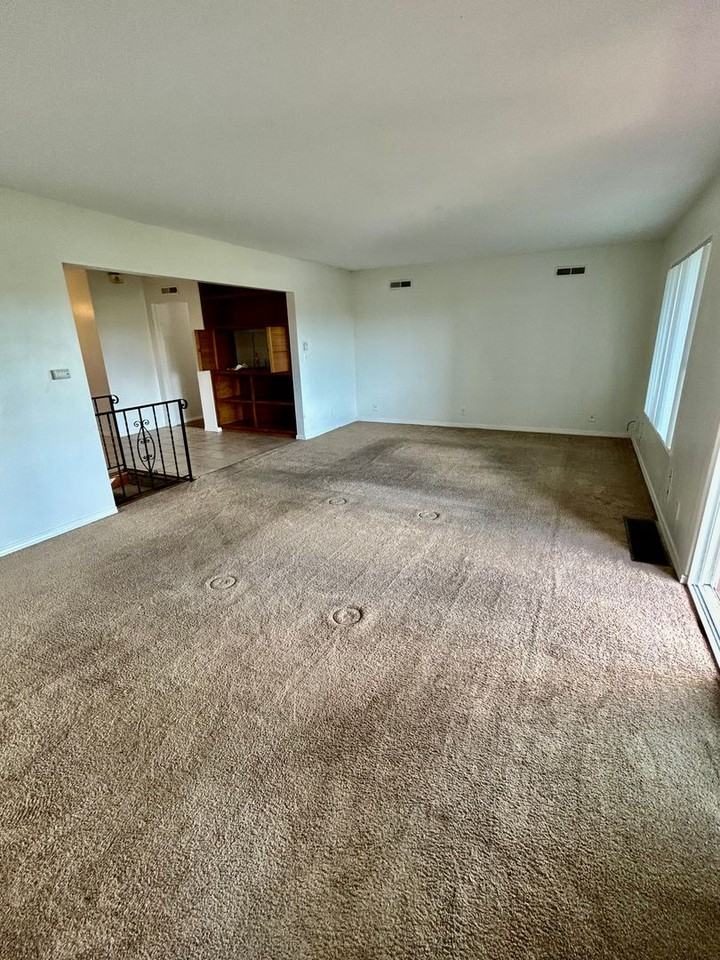 4317 Lerida Dr - Photo 7 of 33
