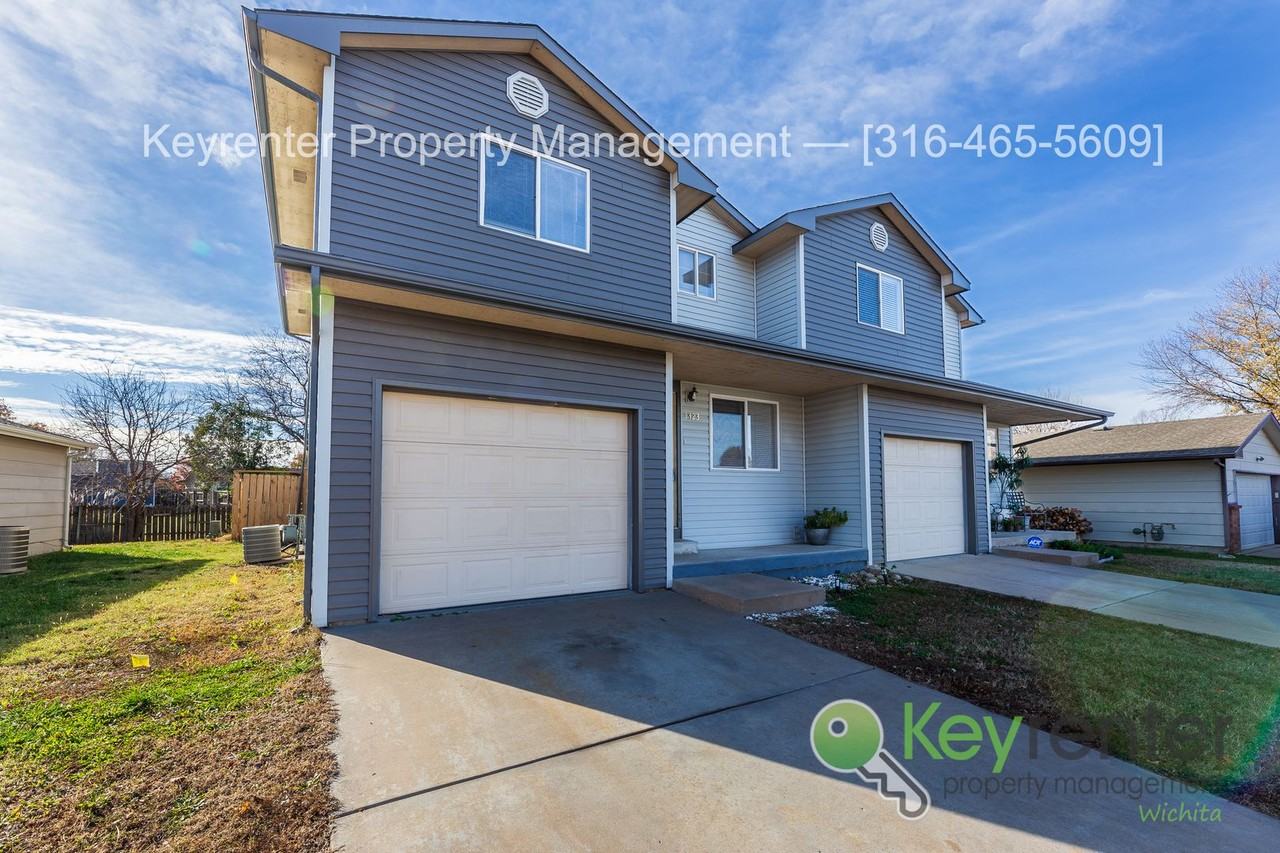 1323 W Nottingham Cir - Photo 2 of 22