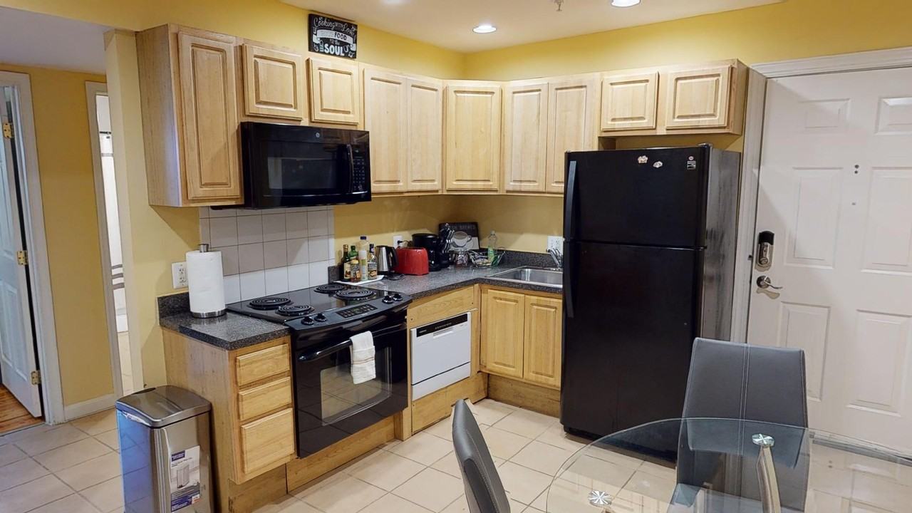 734 Park Rd Nw #B2 - Photo 2 of 10